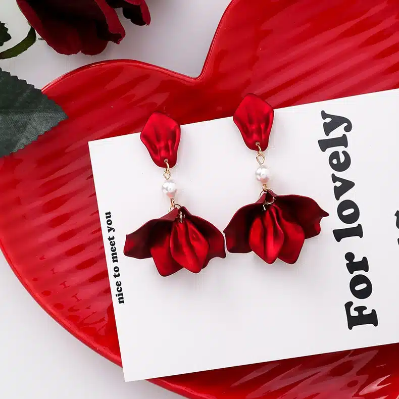 Georges Sexy Rose Petal Long New Arrival 2022 Vintage Women Dangle Earrings Tassel Earrings Jewelry Red Earrings